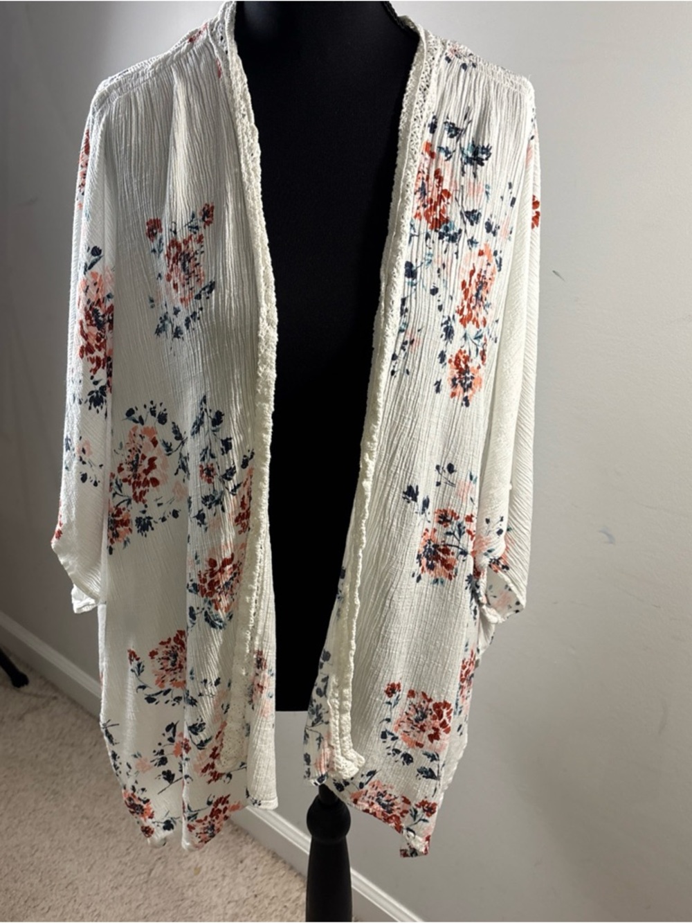 Maurices Cream Floral Lightweight Kimono Wrap /411. SOLD!!